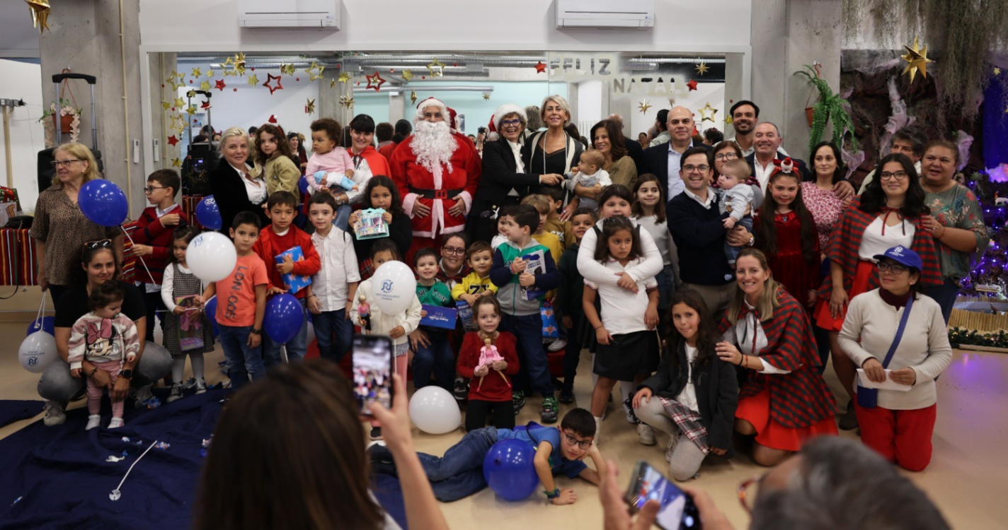 Centro Comunitário Regional celebra o Natal com os netos dos utentes