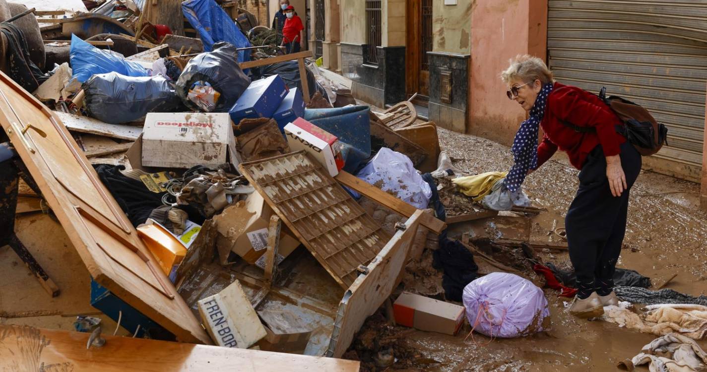 Espanha/Cheias: Governo declara Valência zona de catástrofe, 10.600 ME para primeiras ajudas