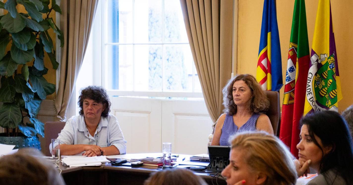 Funchal aprova 450 mil euros para manuais e material escolar