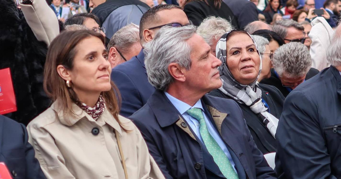 Milhares de pessoas presentes no encerramento do Encontro Internacional pela Paz (com fotos)