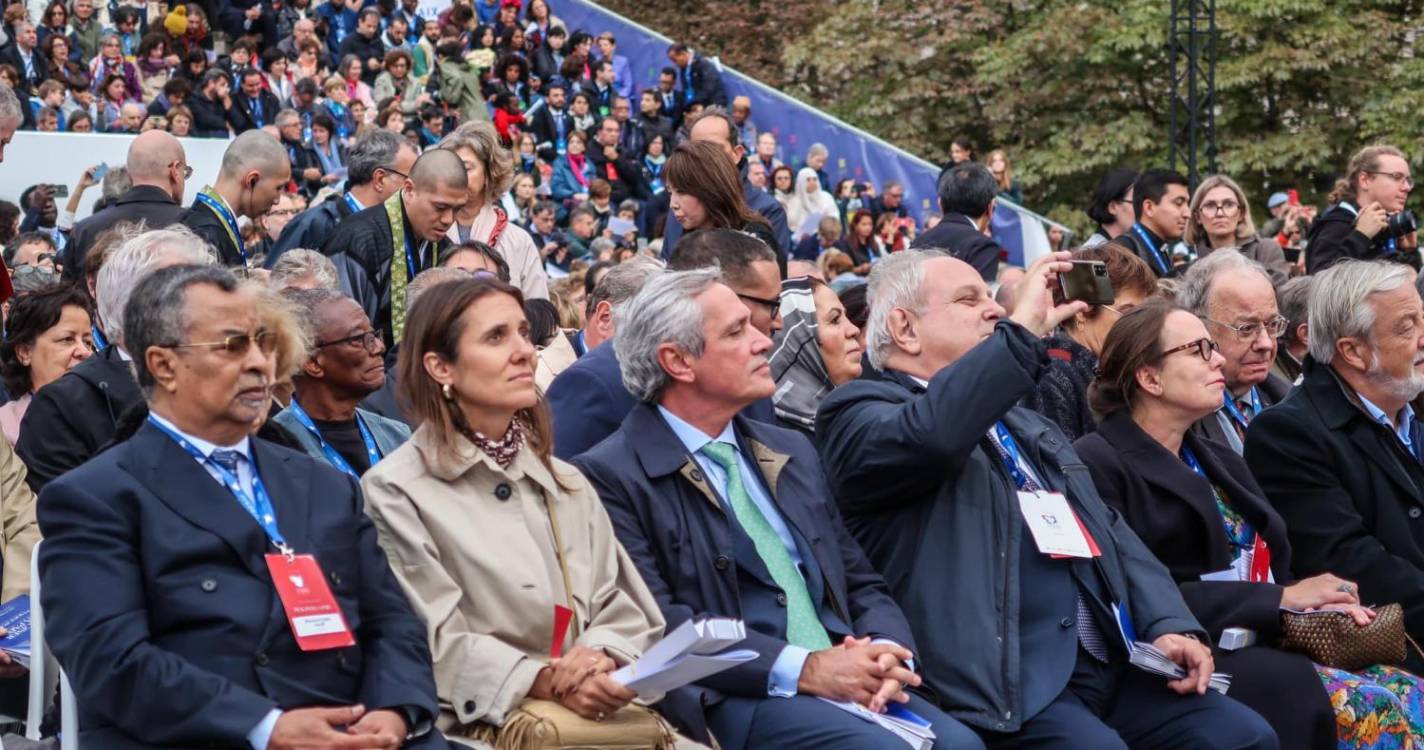 Milhares de pessoas presentes no encerramento do Encontro Internacional pela Paz (com fotos)