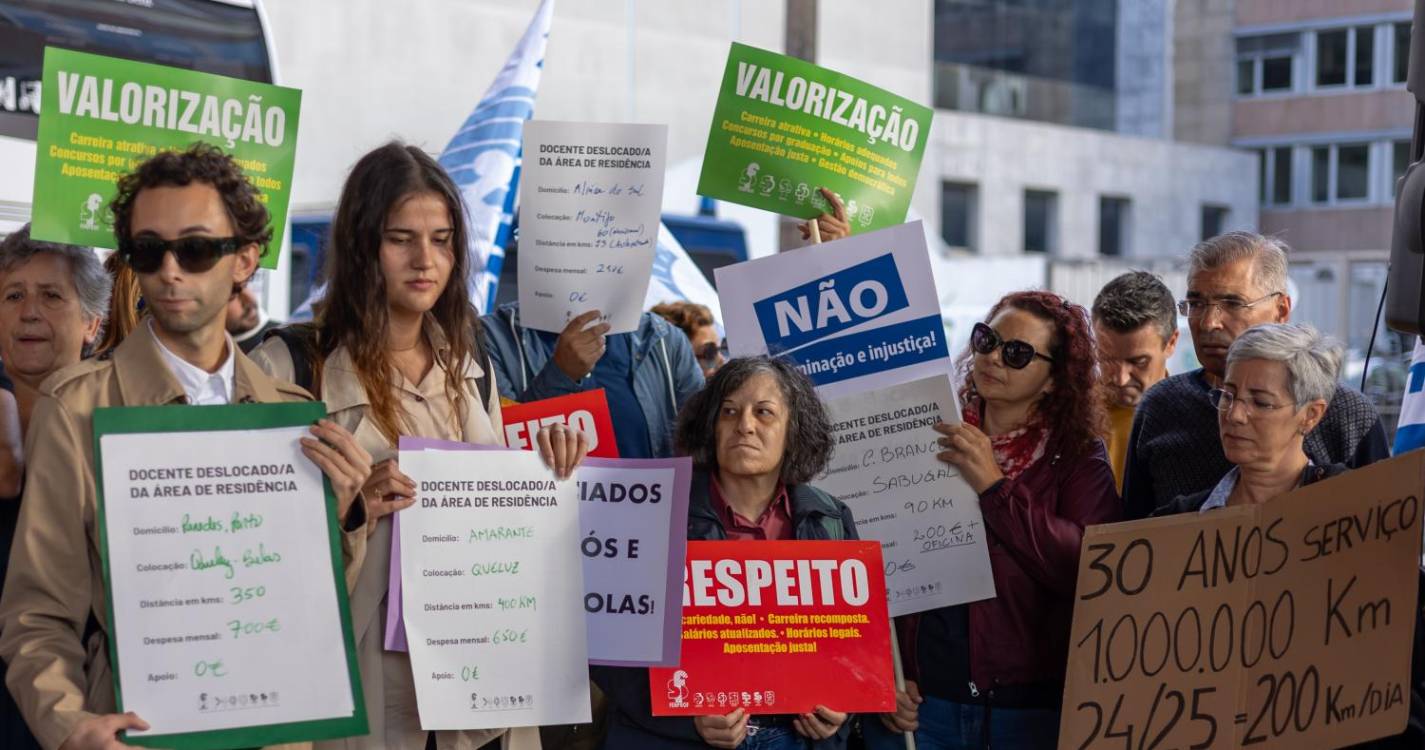 Manifestação exige ajudas para todos os docentes colocados longe de casa