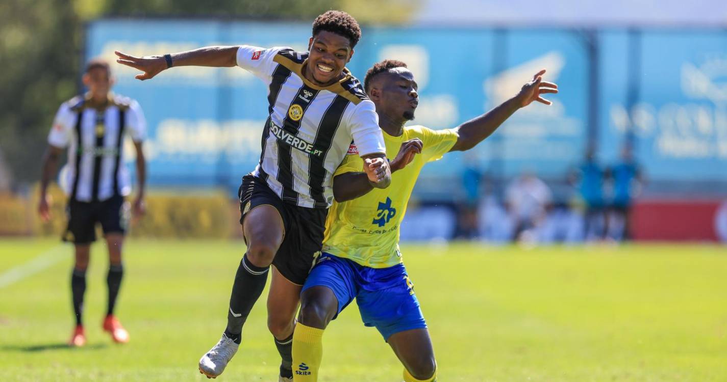 Nacional perde em Arouca com golo de Henrique Araújo