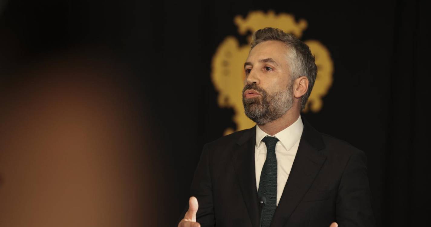 Pedro Nuno critica posição do presidente da AR e defende combate ao discurso xenófobo