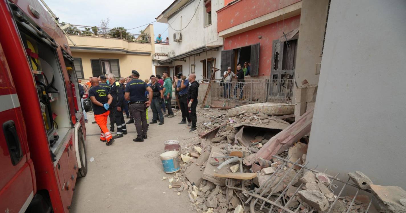 Sobe para quatro o número de mortos em queda de edifício em Itália