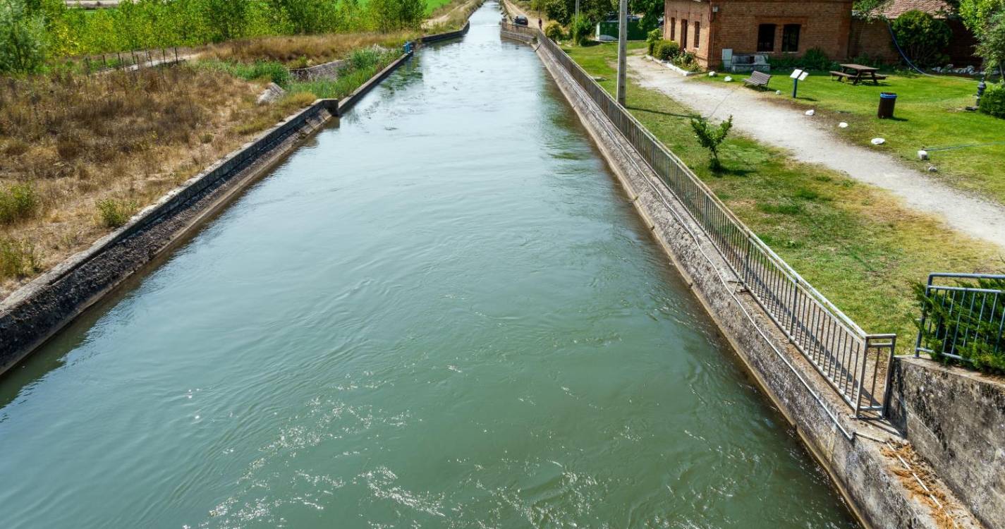 Bebé morto em naufrágio no canal da Mancha