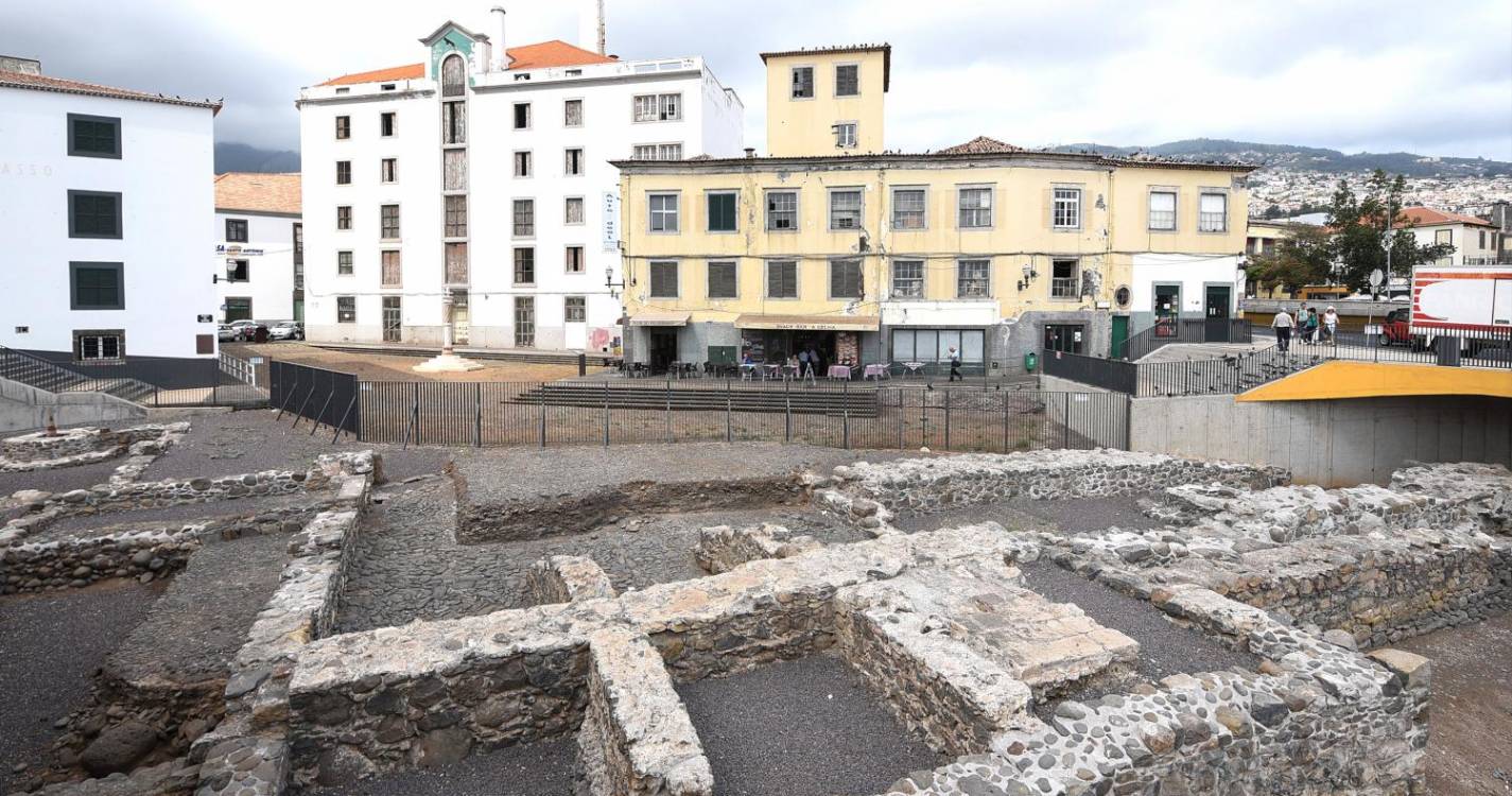 Largo do Pelourinho renasceu entre a água e o fogo