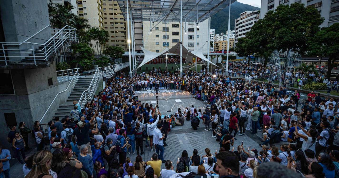 Velas acenderam-se em Caracas pela liberdade de mais de 2.500 presos políticos (com fotos)