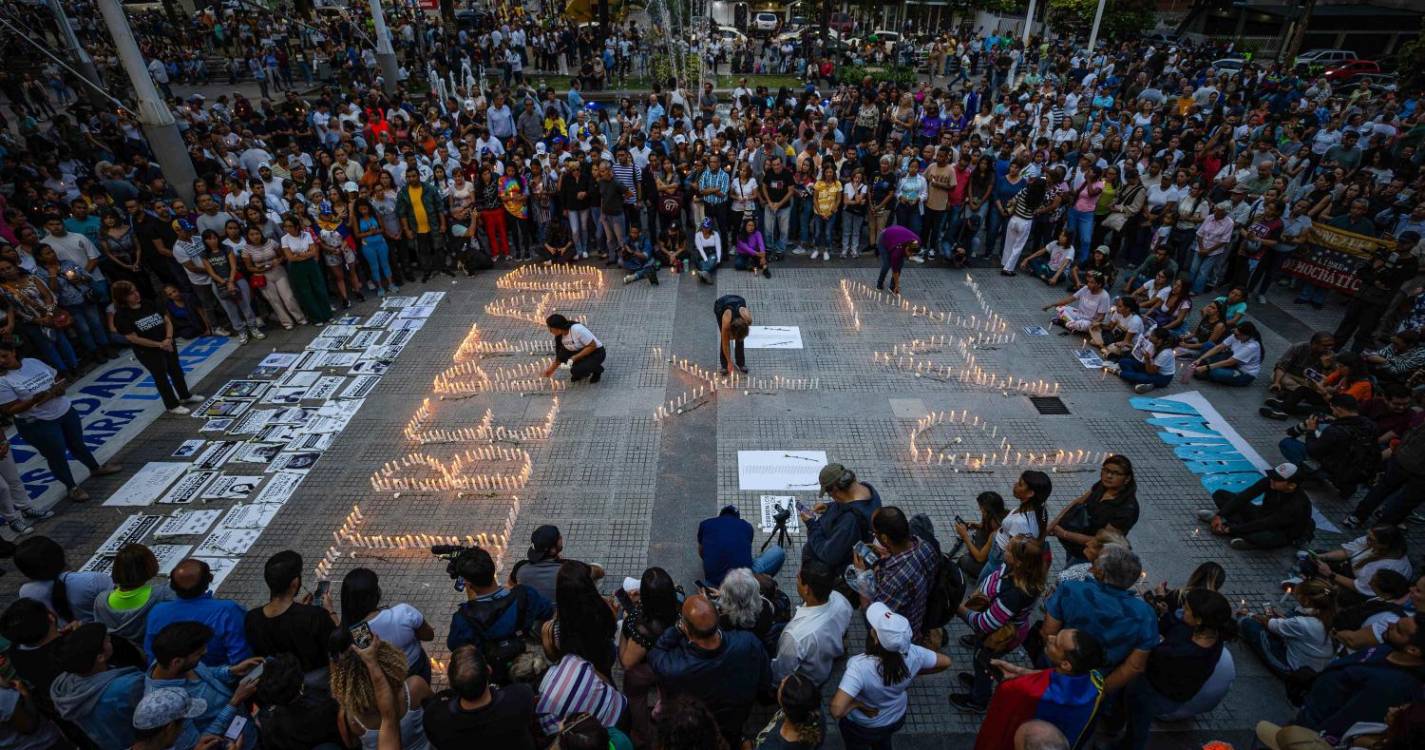 Velas acenderam-se em Caracas pela liberdade de mais de 2.500 presos políticos (com fotos)