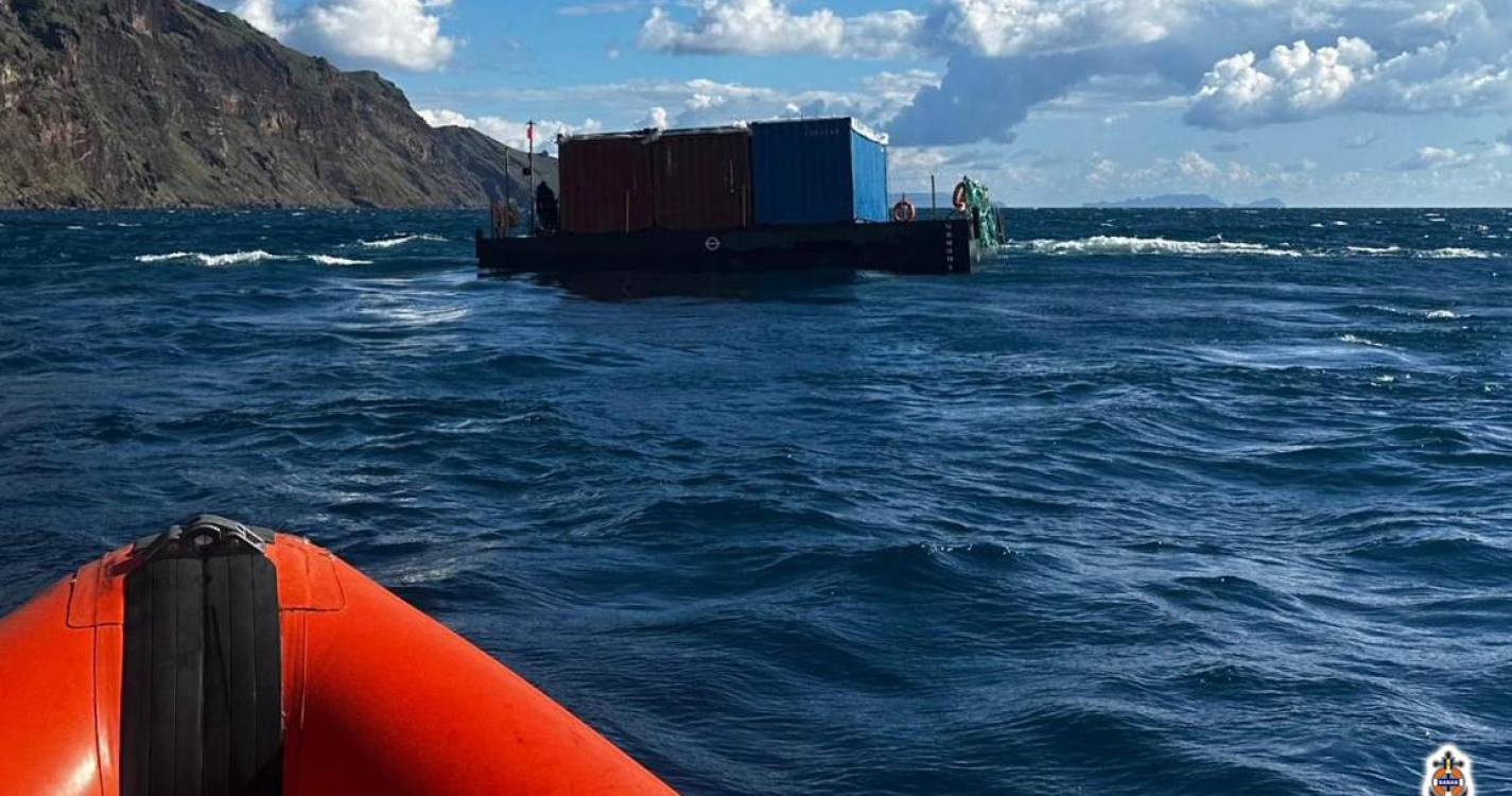 SANAS acompanha montagem e assistência nos postos de fogo de artifício no mar