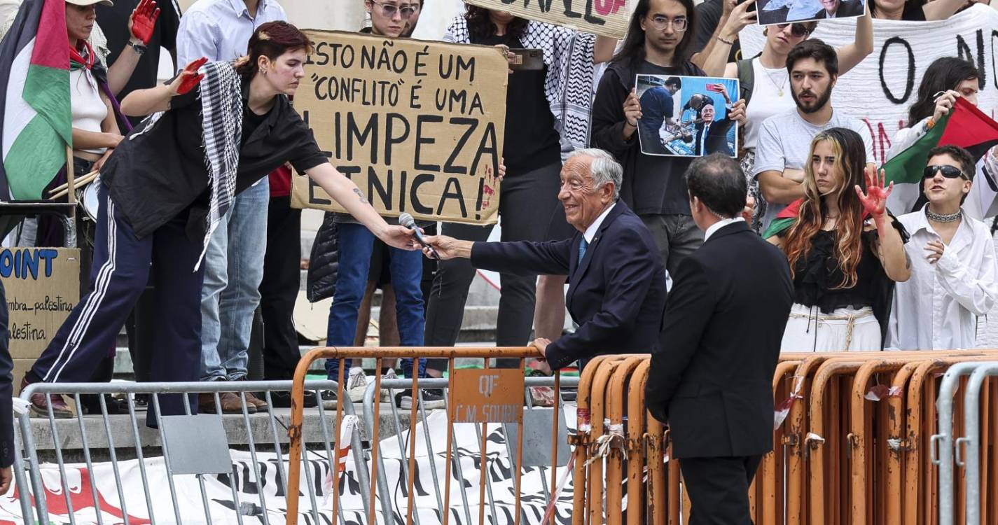 Marcelo dirige-se a manifestantes e realça posições de Portugal na ONU em defesa da Palestina