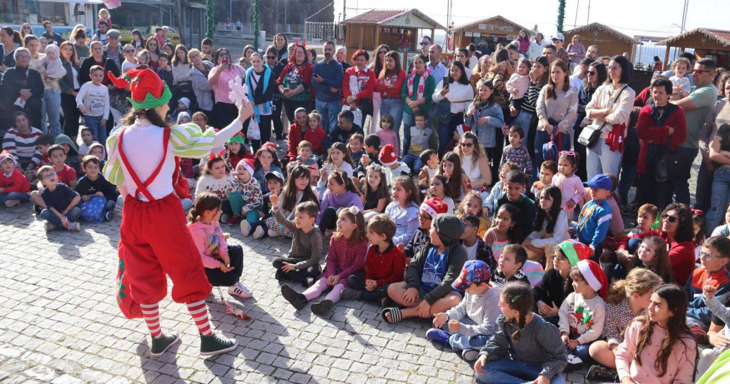 Pai Natal distribuiu prendas e alegria a dezenas de crianças na Ribeira Brava