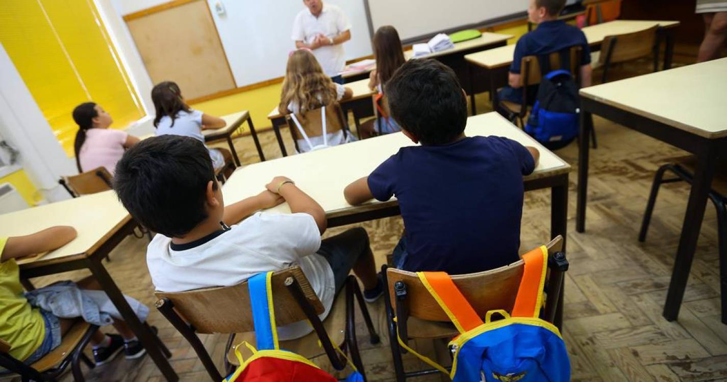 IL pede número de alunos sem professor após aposentação de quatro mil docentes em 2025