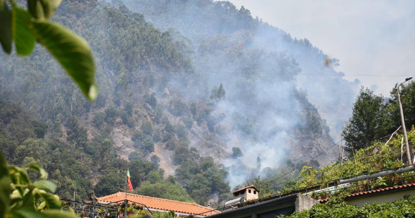 Incêndios: Foco do Paul da Serra está a evoluir para a Lombada; situação do Curral continua “preocupante”