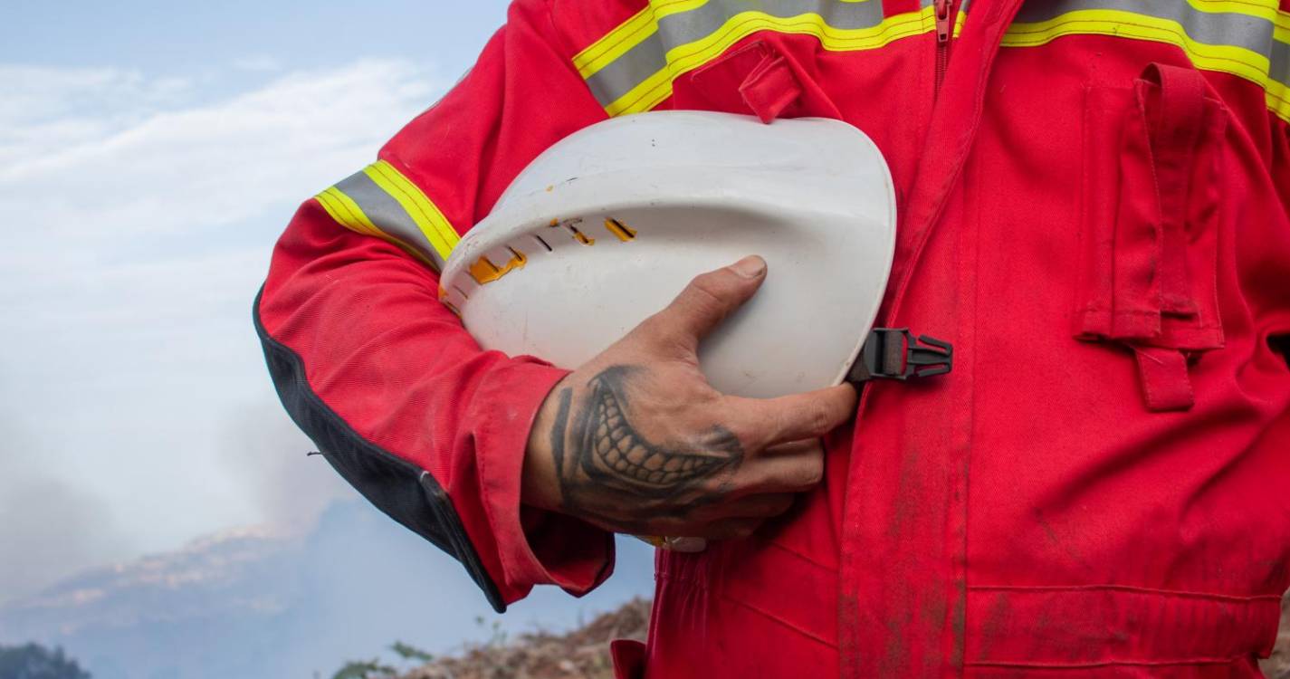 Bombeiros chamados a Machico para incêndio em mato