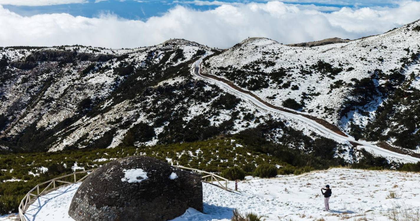 Será que a neve pintou as nossas serras de branco?