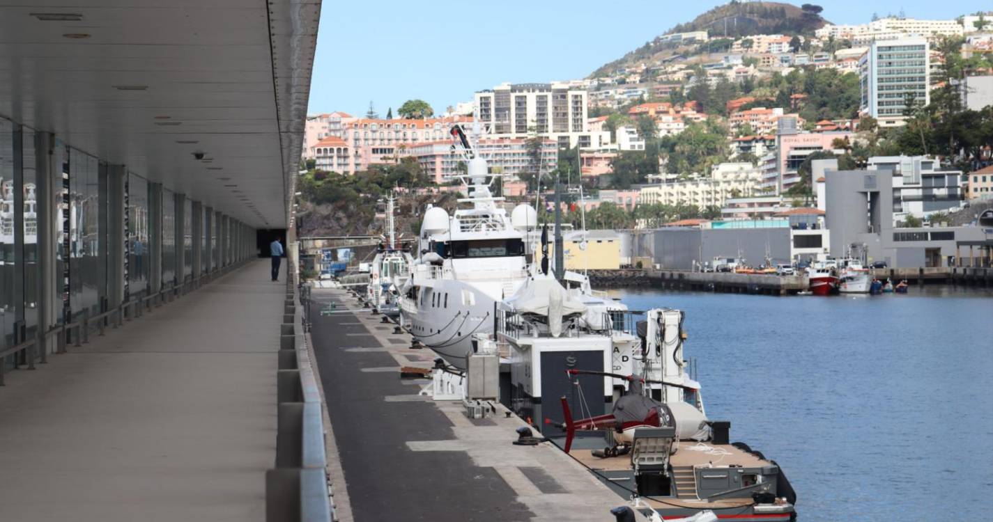 Navio da marinha francesa cancela escala no Funchal devido a avaria