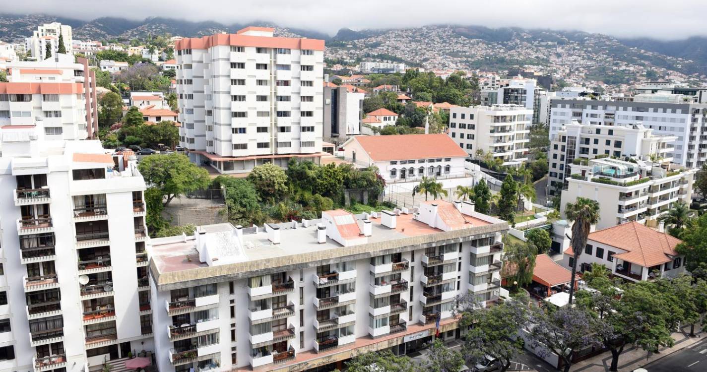 Homem vítima de queda na Avenida do Infante esta madrugada