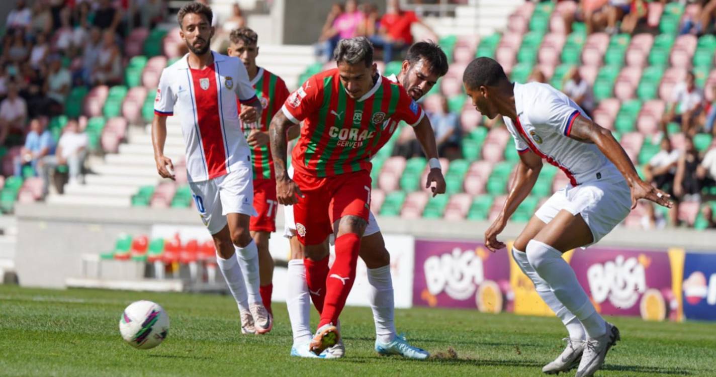 Marítimo perde por 2-0 ao intervalo