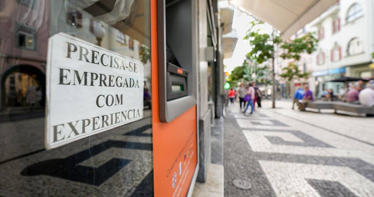 Desempregados com subida homóloga de 9,8% em junho mas queda de 1,7% face a maio