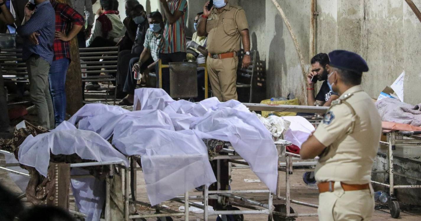 Incêndio em complexo de jogos na Índia deixa pelo menos 25 mortos, várias crianças