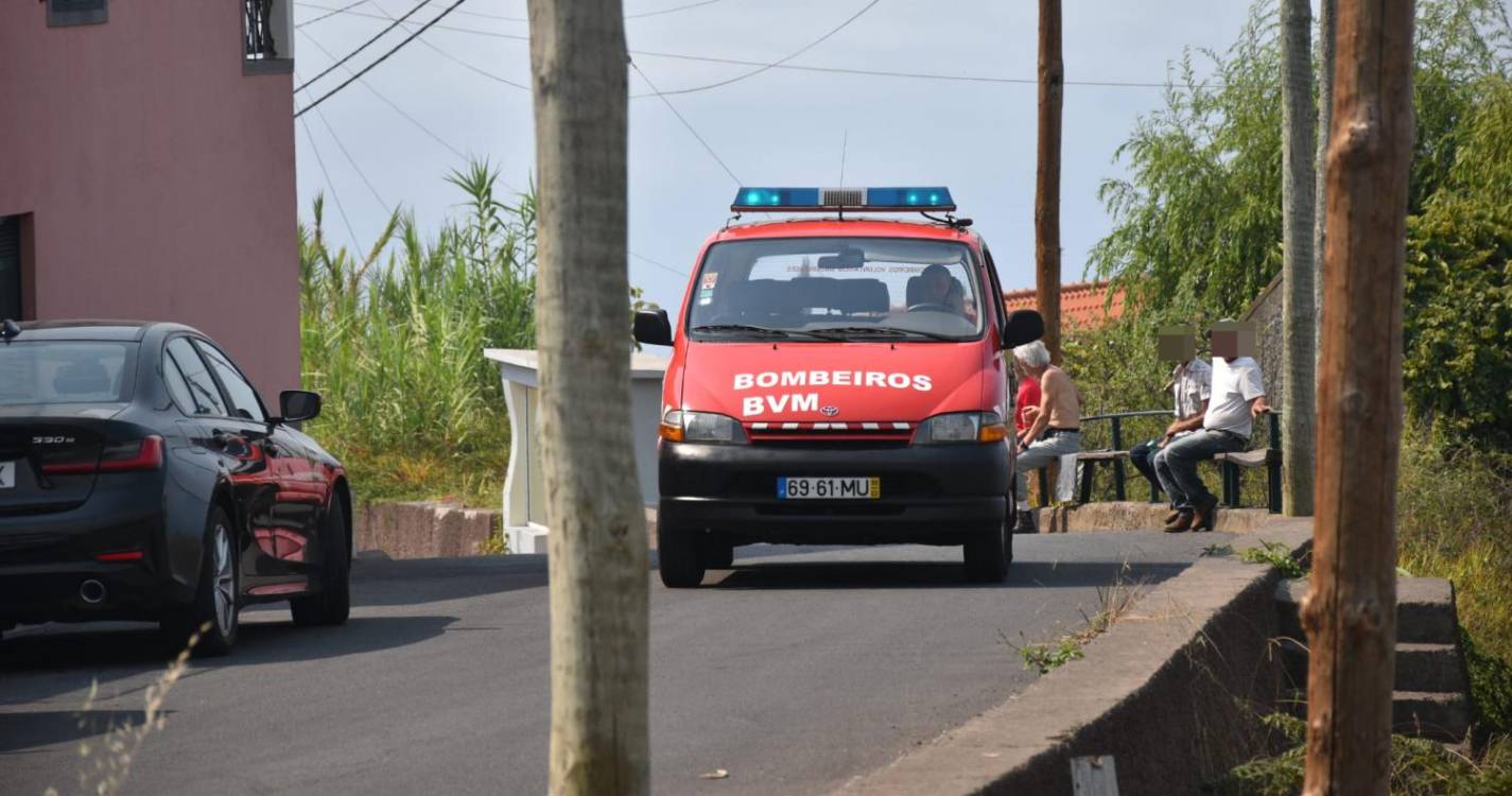 Incêndios: Fogo na Lombada da Ponta do Sol continua ativo mas com menos intensidade