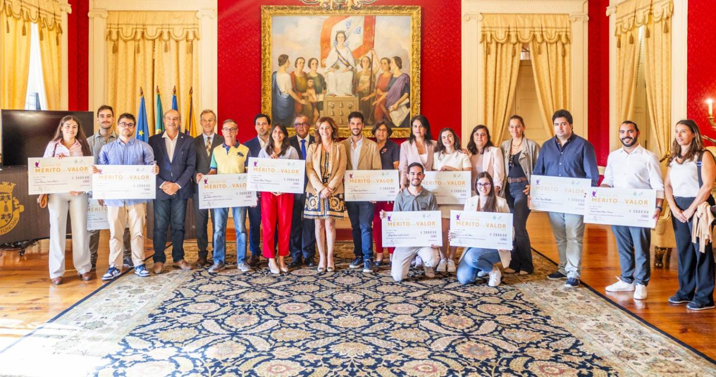 Funchal entrega Bolsas de Mérito e Valor a 15 recém-graduados