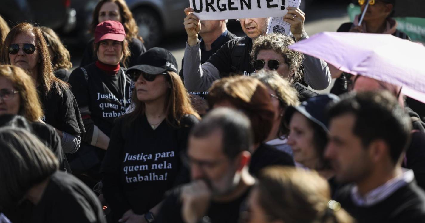 Mais de 200 oficiais de justiça em Lisboa e Porto reivindicam melhores condições de trabalho