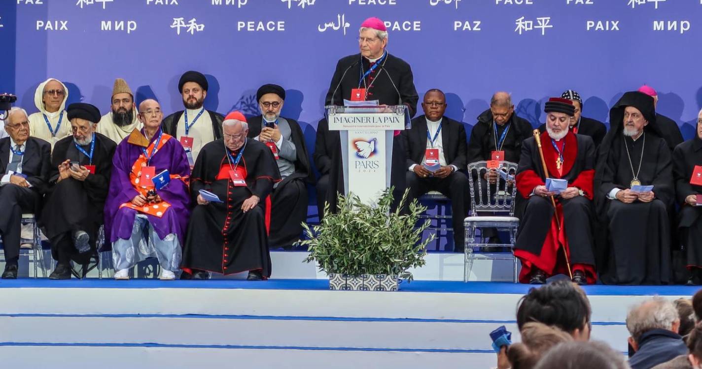 Milhares de pessoas presentes no encerramento do Encontro Internacional pela Paz (com fotos)