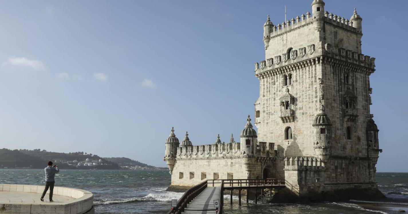 Europeias: Torre de Belém e Cristo Rei iluminam-se para apelar ao voto nas eleições