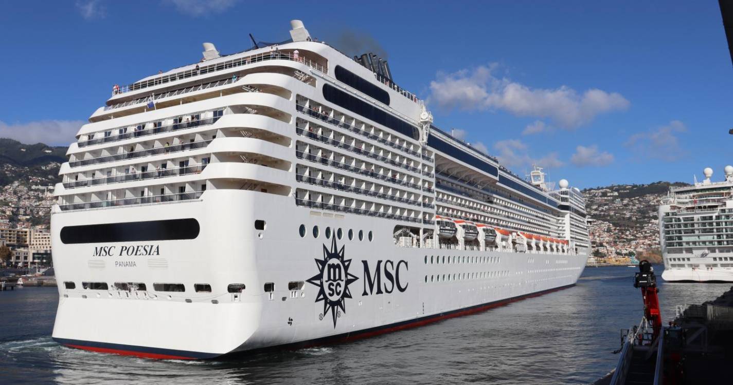 MSC Poesia já está no Funchal e realiza um turnaround parcial