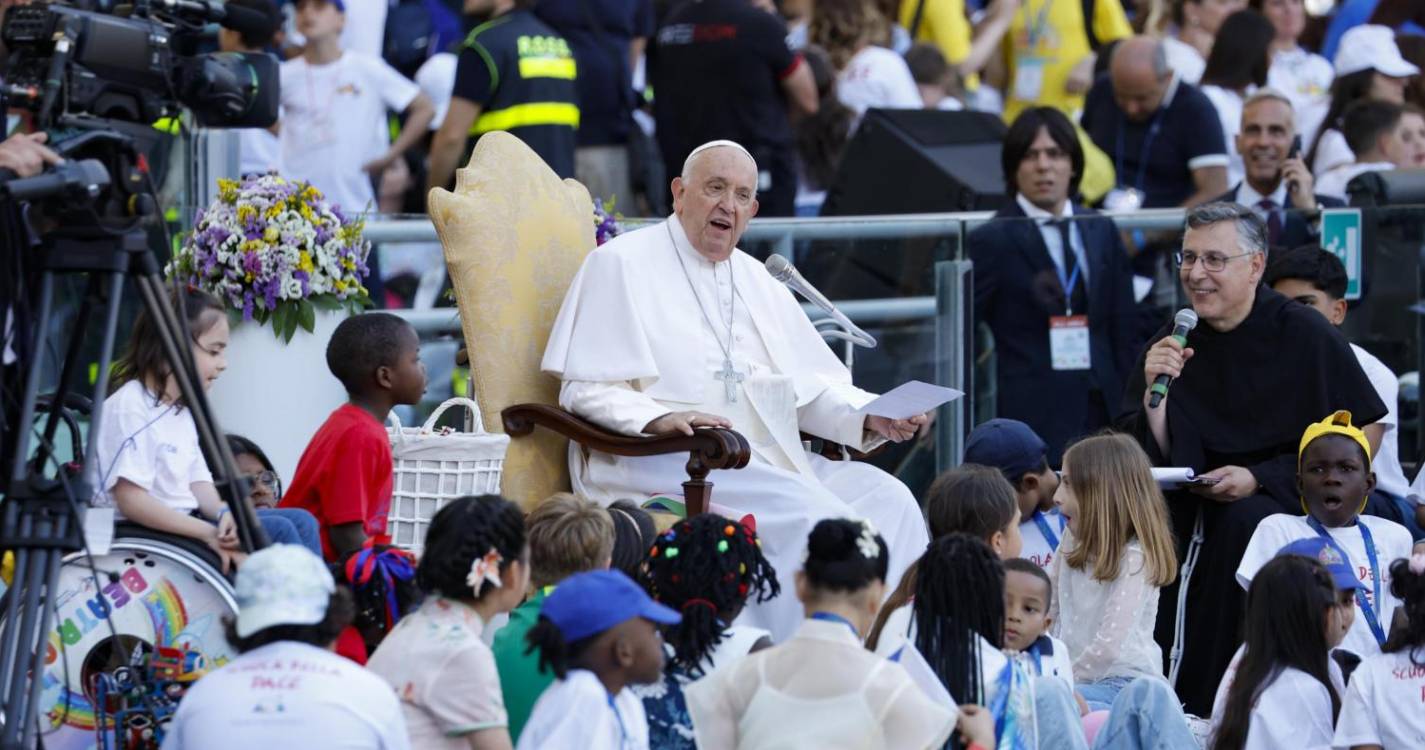 Papa lembra menores que sofrem pela guerra