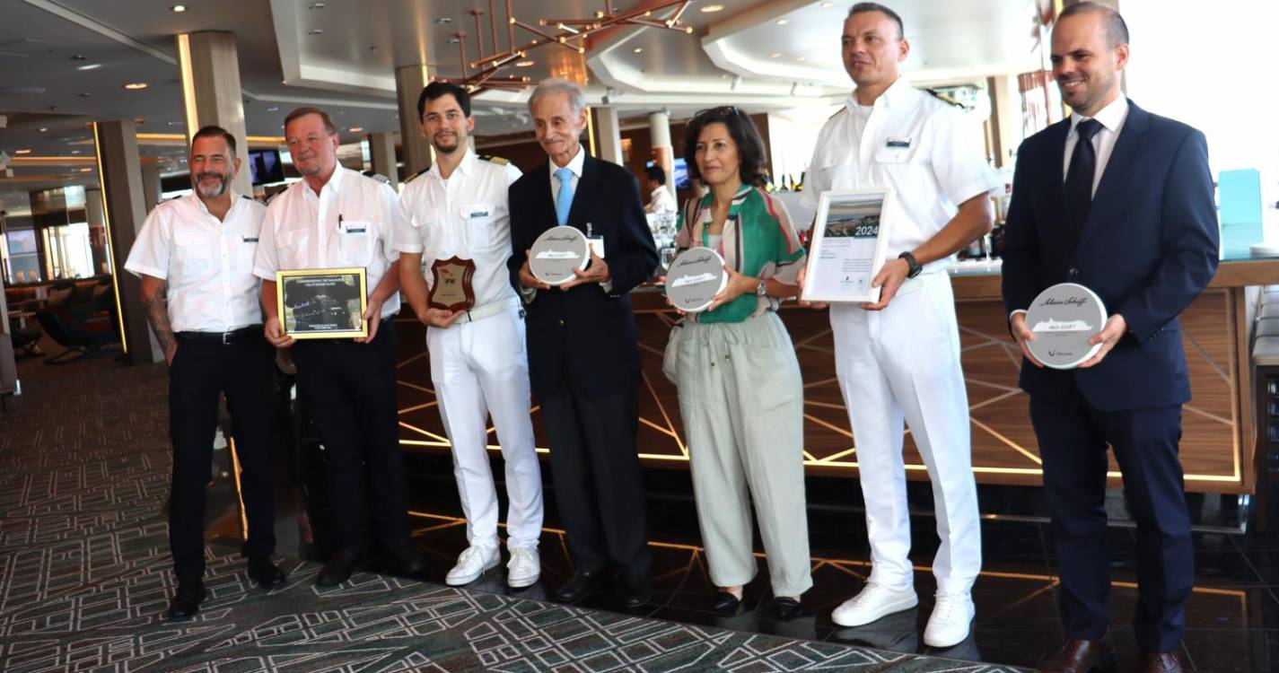 Cerimónia a bordo do Mein Schiff 7 assinala a estreia no Porto do Funchal