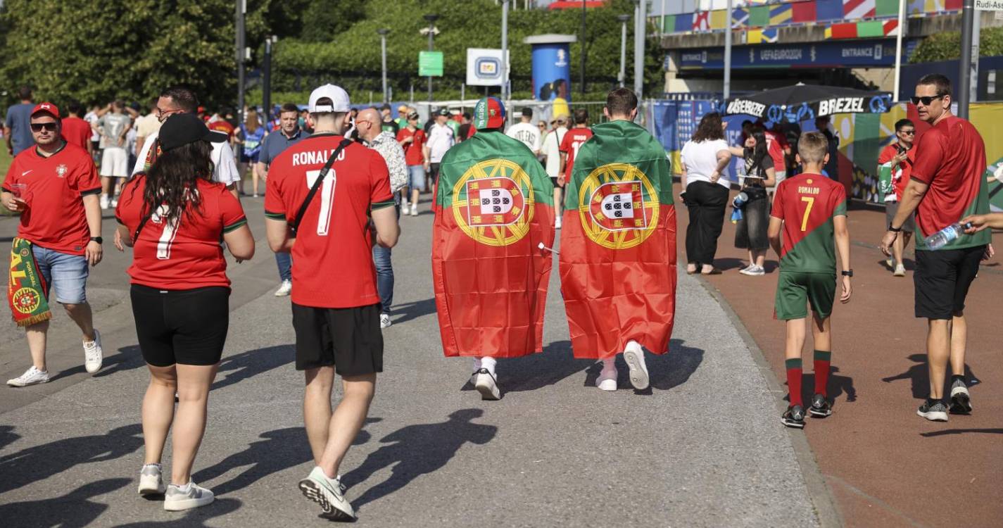 Euro2024: Adeptos confiam no triunfo de Portugal em tarde quente em Gelsenkirchen
