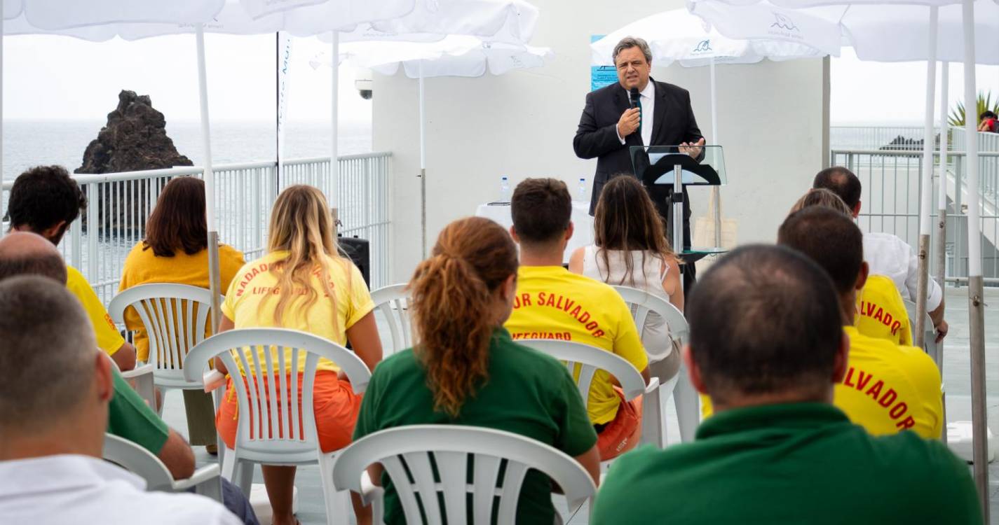 Entrega de certificados de formação na Frente MarFunchal