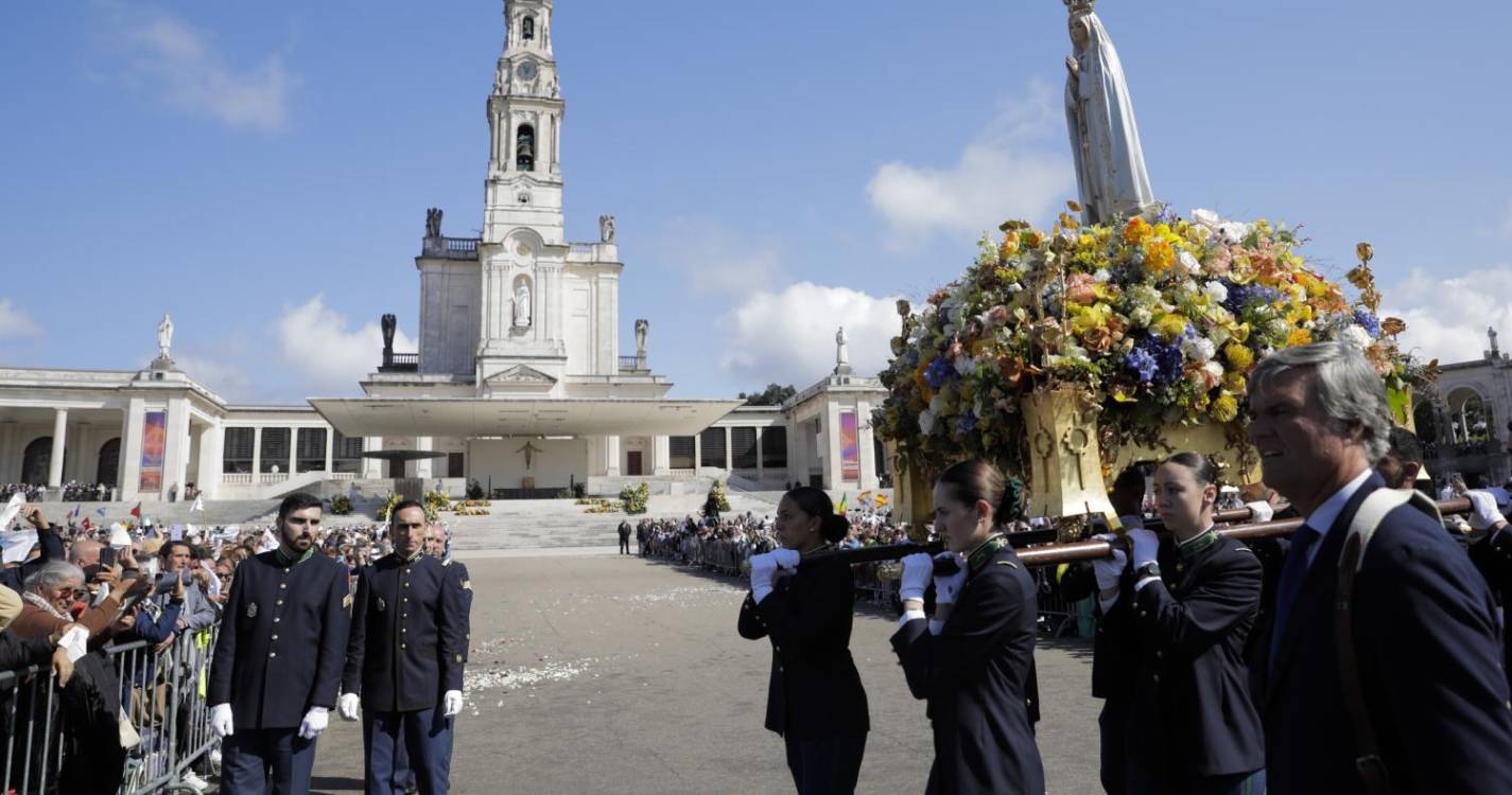 Apelo ao fim da guerra marca oração no Santuário de Fátima (com fotos)