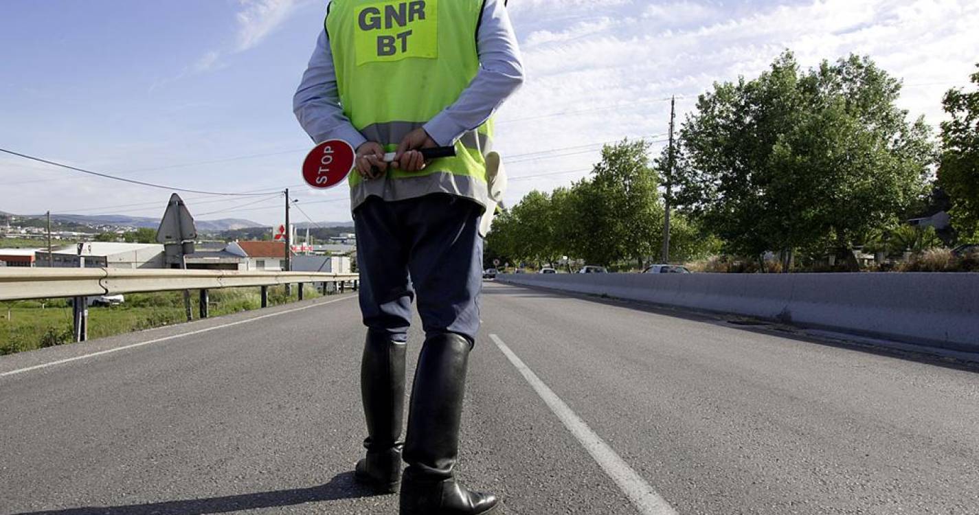 Cinco mortos e 15 feridos graves em acidentes nas estradas desde sexta-feira