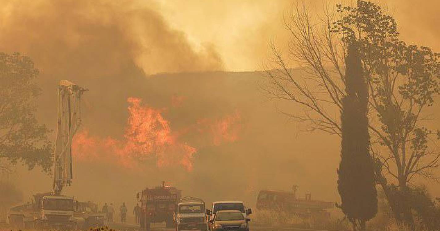 Novo balanço de 11 mortos e dezenas de feridos em incêndio na Turquia