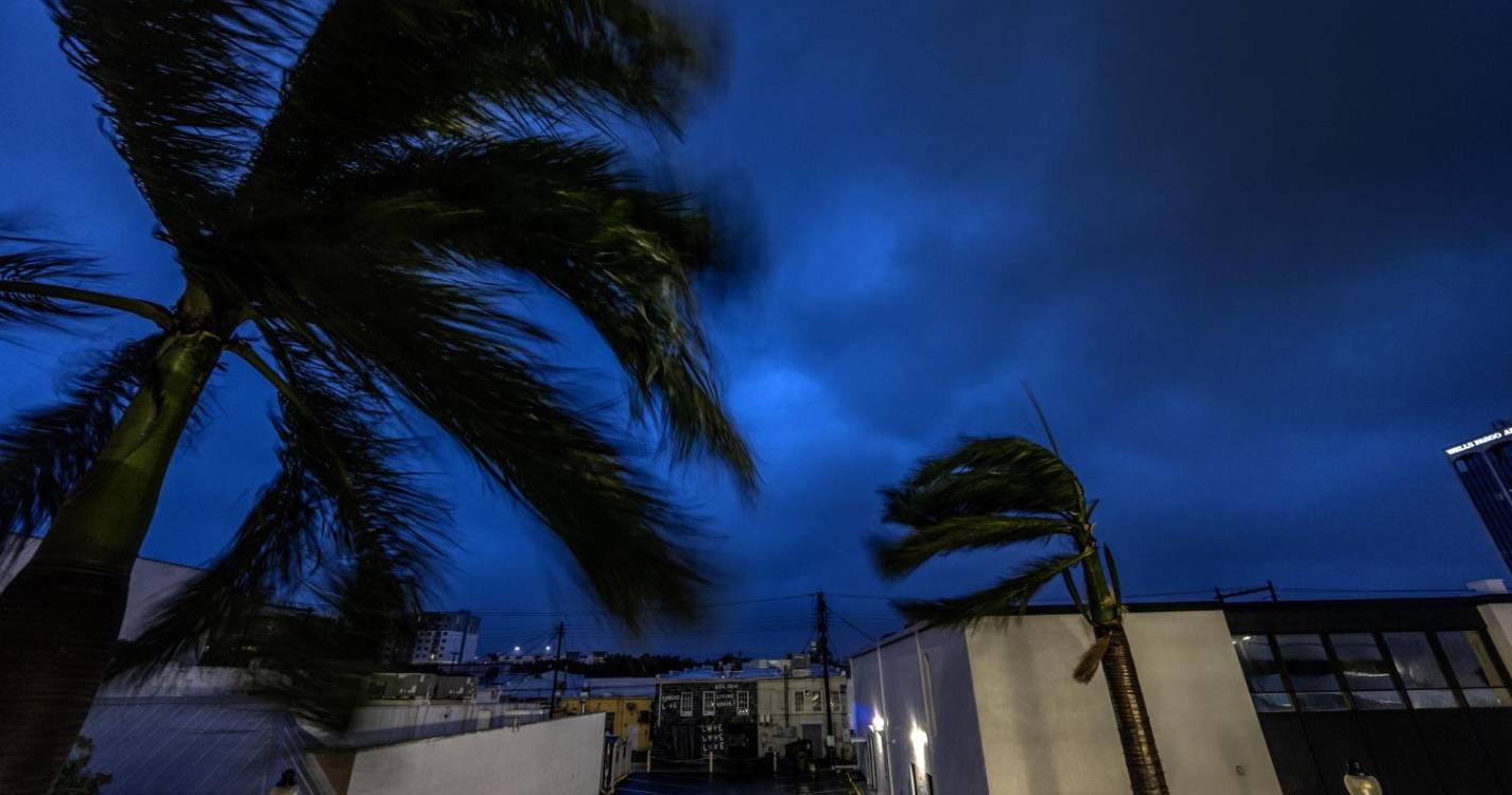 Furacão Milton deixa 1,5 milhões de edifícios sem eletricidade nos EUA