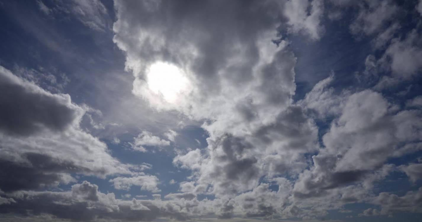 Meteorologia prevê céu muito nublado