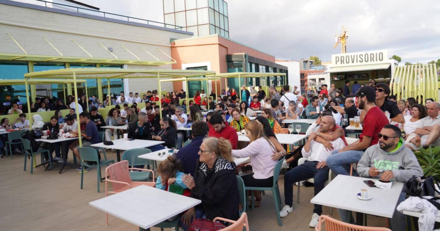 ‘Fan Zone’ do Madeira Shopping com boa casa na estreia de Portugal