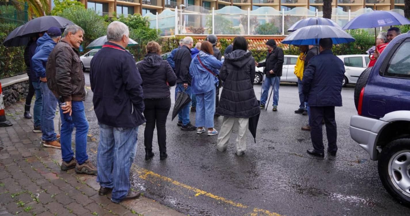 Mais de 20 manifestantes consideram que há que lutar pelo “potencial turístico” da Canavieira