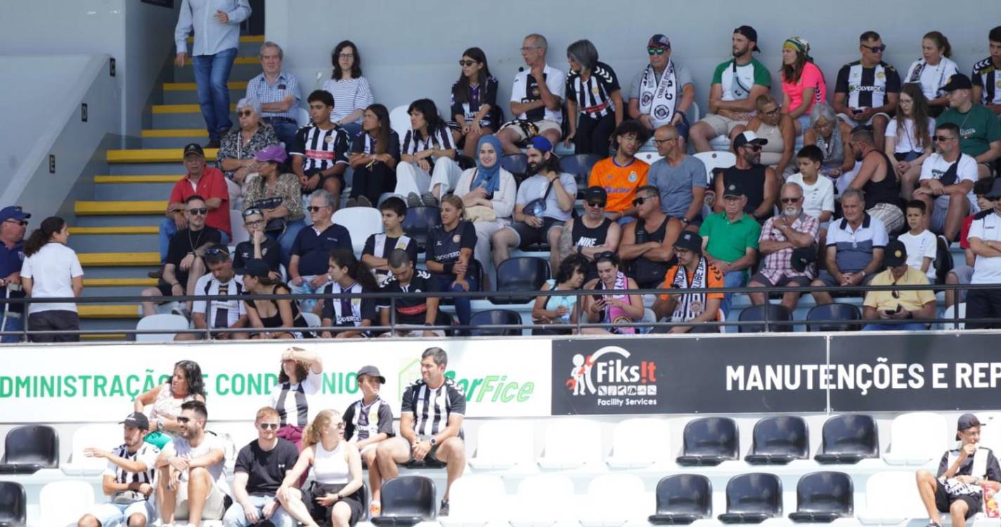 I Liga: Boa moldura humana para assistir ao Nacional x Farense (com fotos)