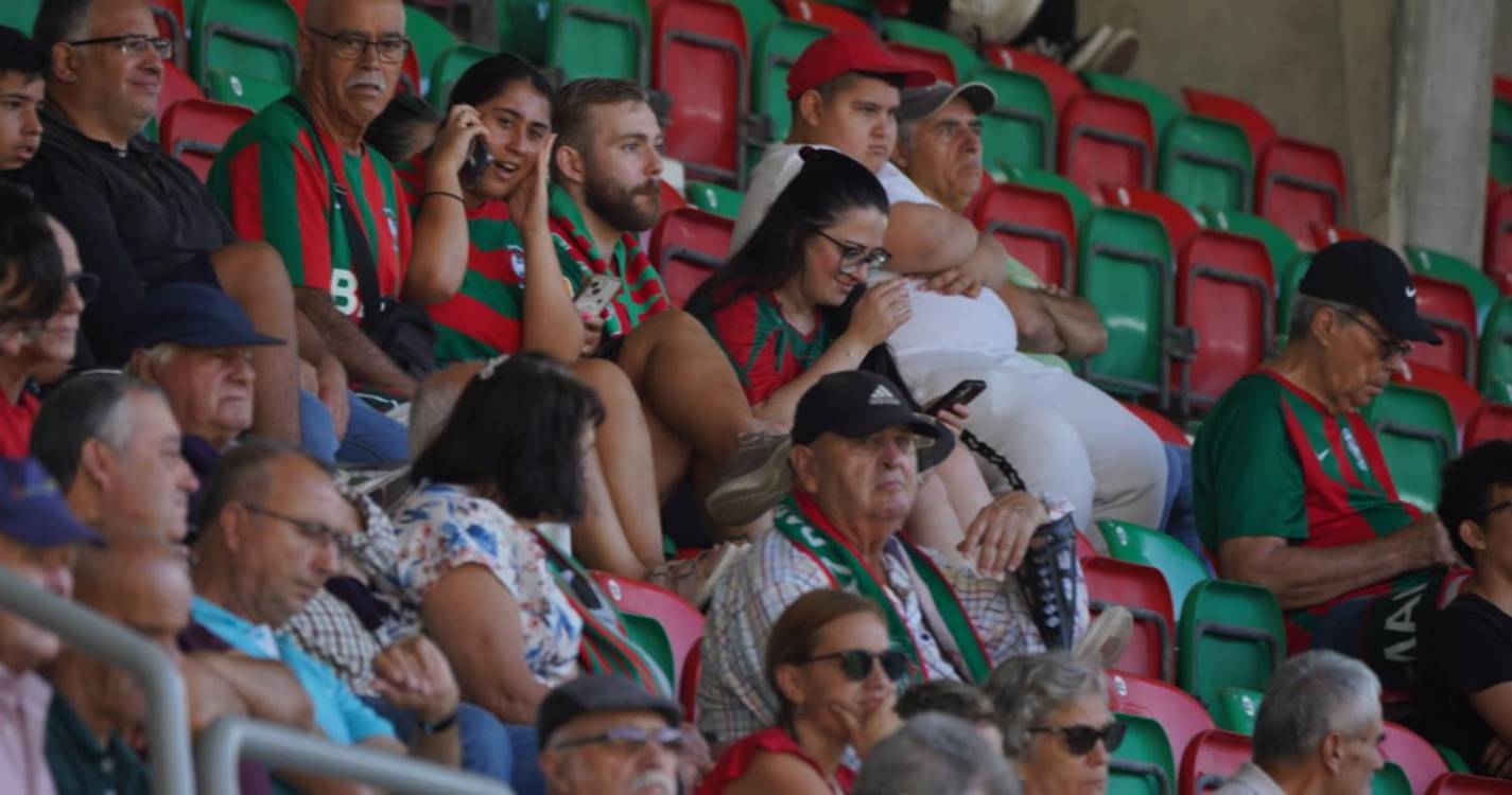 Veja quem está nos Barreiros a assistir ao Marítimo - Alverca