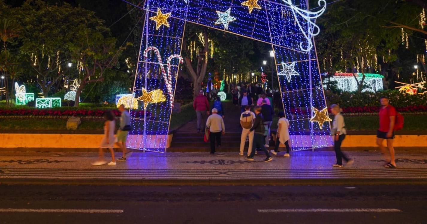 Veja a animação de Natal que enche o Funchal em 40 imagens