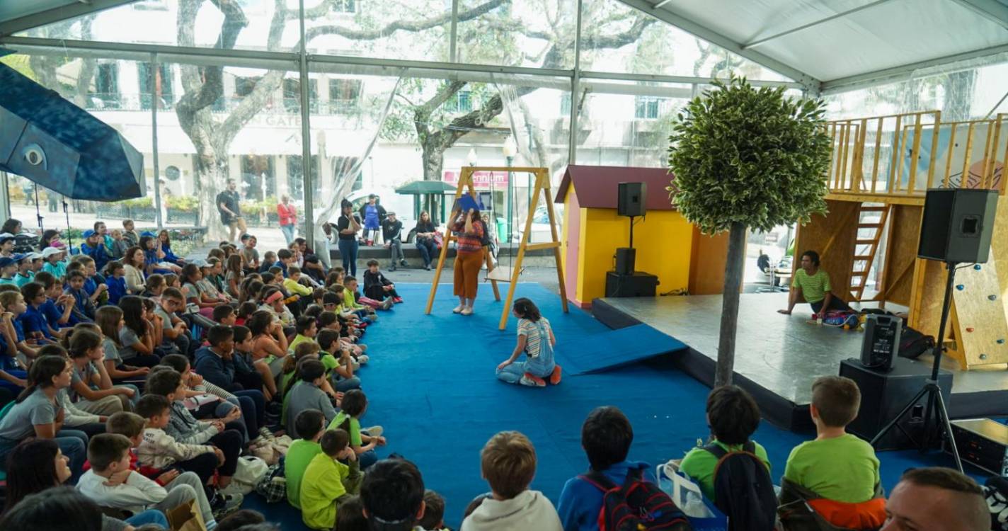 Universo Paralelo presenteou Feira do Livro do Funchal com “Australopiteco”