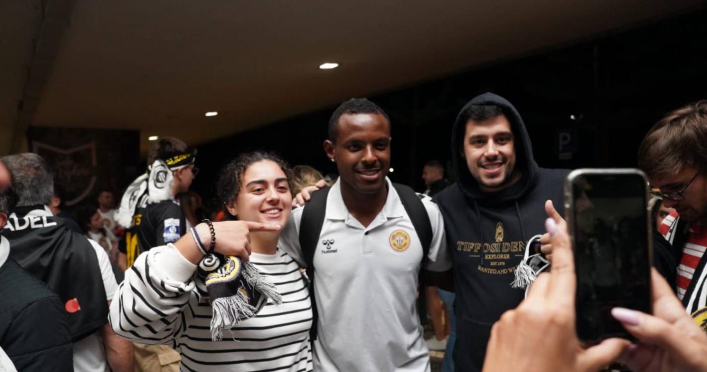 Jogadores do Nacional recebidos no Aeroporto por multidão em festa (com fotos)