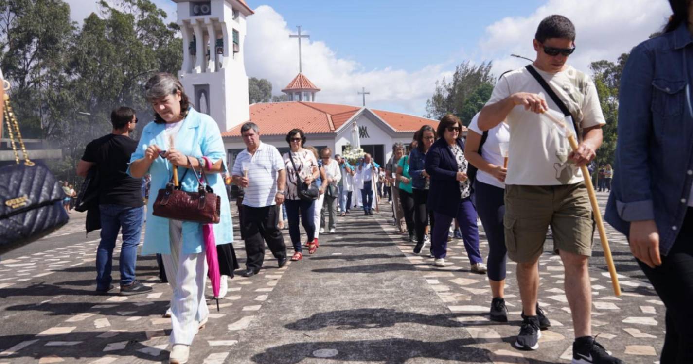 Procissão das velas no Cabo Girão reuniu centenas (com fotos e vídeo)