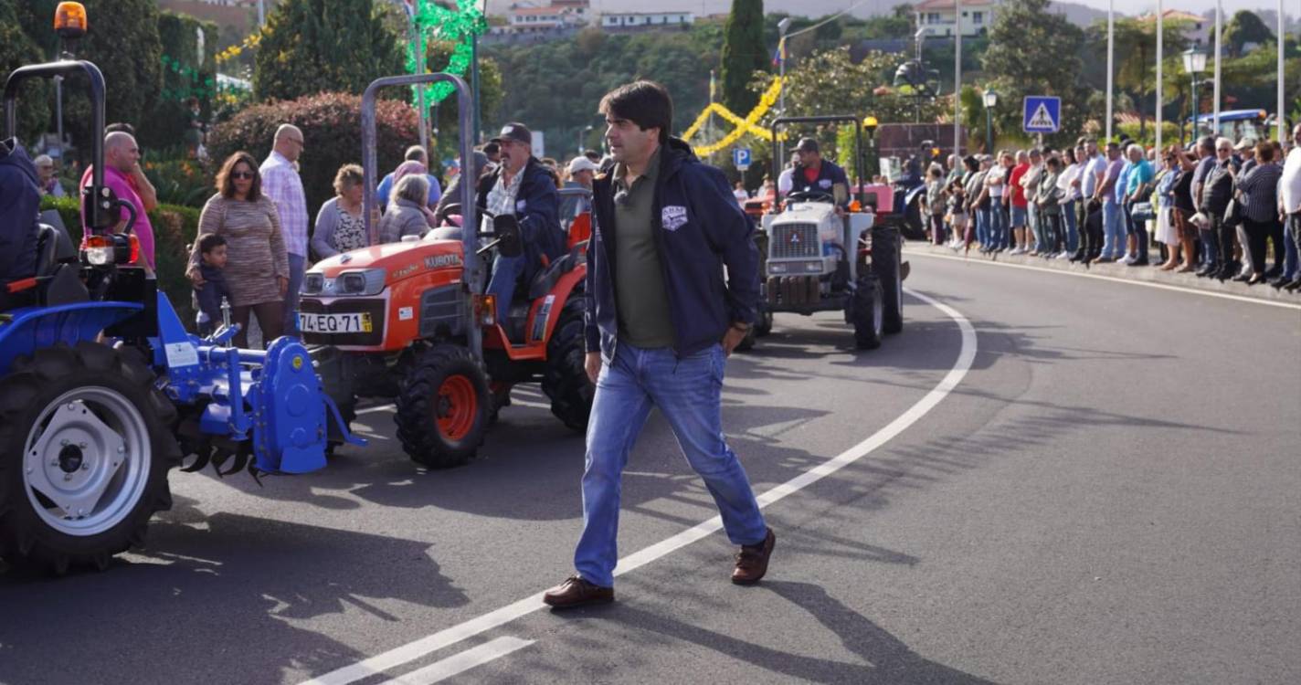 Santana enche para ver desfile de tratores (com fotos e vídeo)