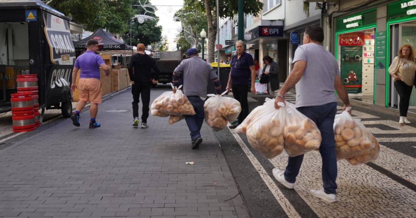 Azáfama para a noite do Mercado é grande e contagiante (com fotos)